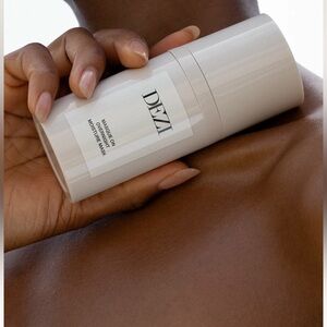 New DEZI  MASQUE ON Moisture Mask
Overnight hydrate, tighten radiant complexion